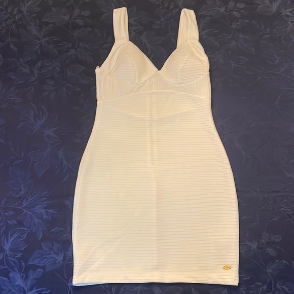 guess white and gold dress Guess Womens Chevron Print Halter Chain Cocktail Dress Ivory 8